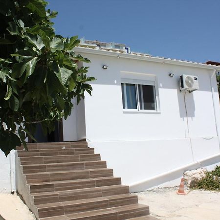 Condo Rooms Sarandë Exteriör bild