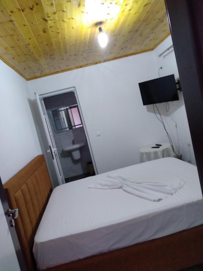 Condo Rooms Sarandë Exteriör bild