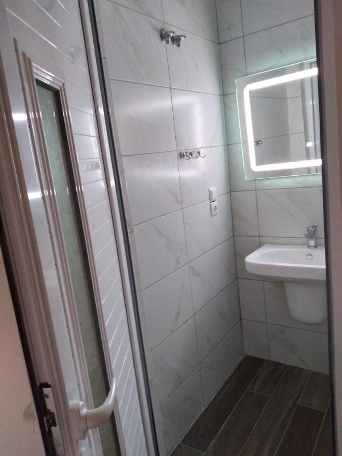 Condo Rooms Sarandë Exteriör bild