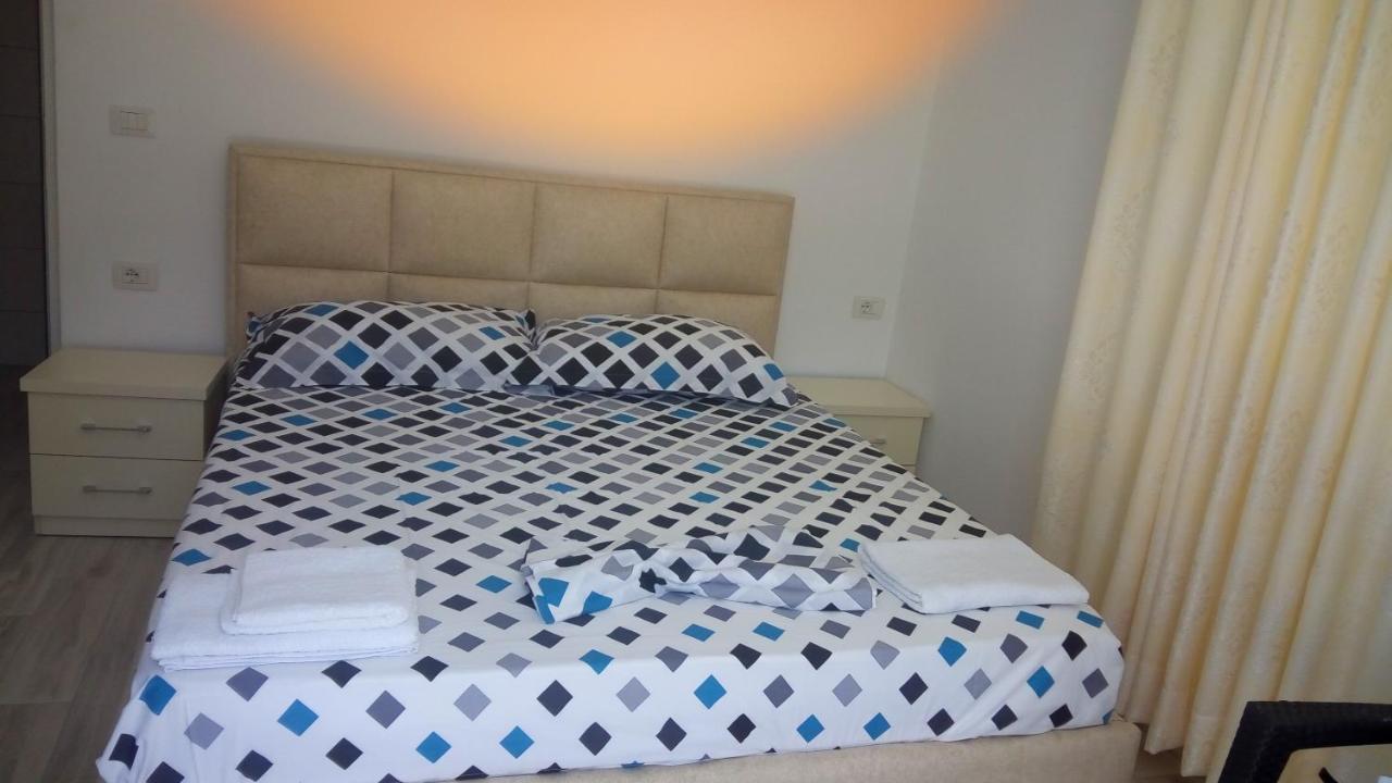 Condo Rooms Sarandë Exteriör bild