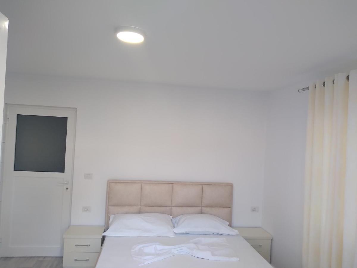 Condo Rooms Sarandë Exteriör bild