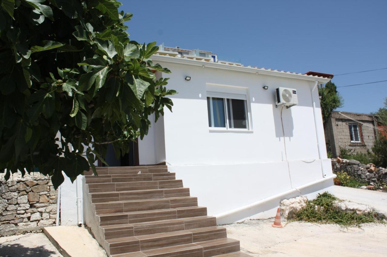 Condo Rooms Sarandë Exteriör bild